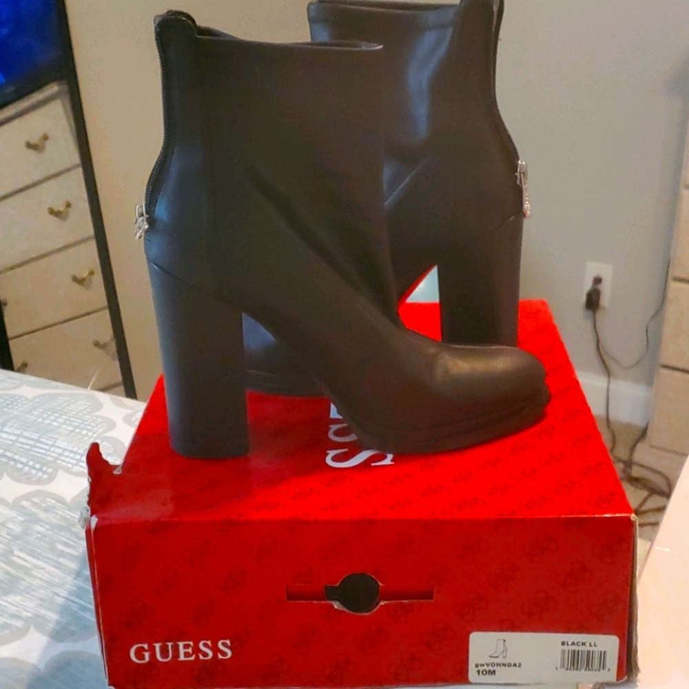 Guess Vohnda2